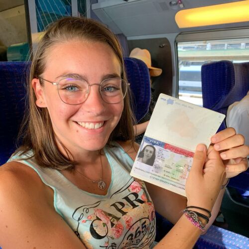 Visa en poche pour Jade