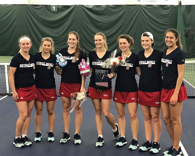 UDM Women's Tennis Team 2016-2017