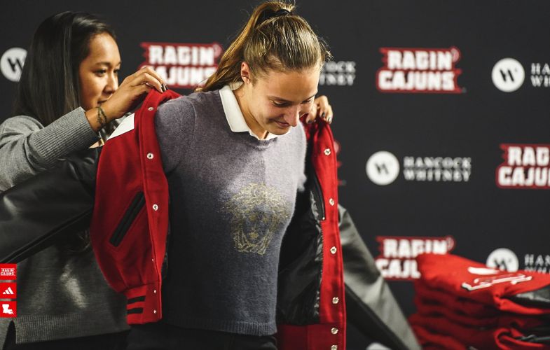 Cérémonie de remise des vestes athlétiques