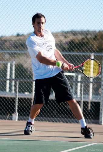 En plein match de tennis universitaire